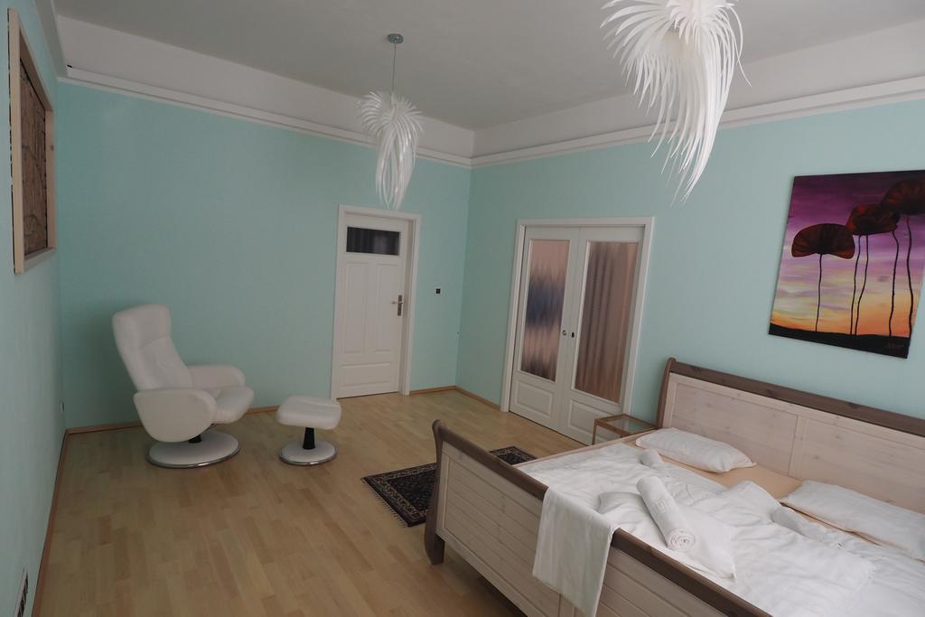 Art Nouveau Apartment Прага Экстерьер фото